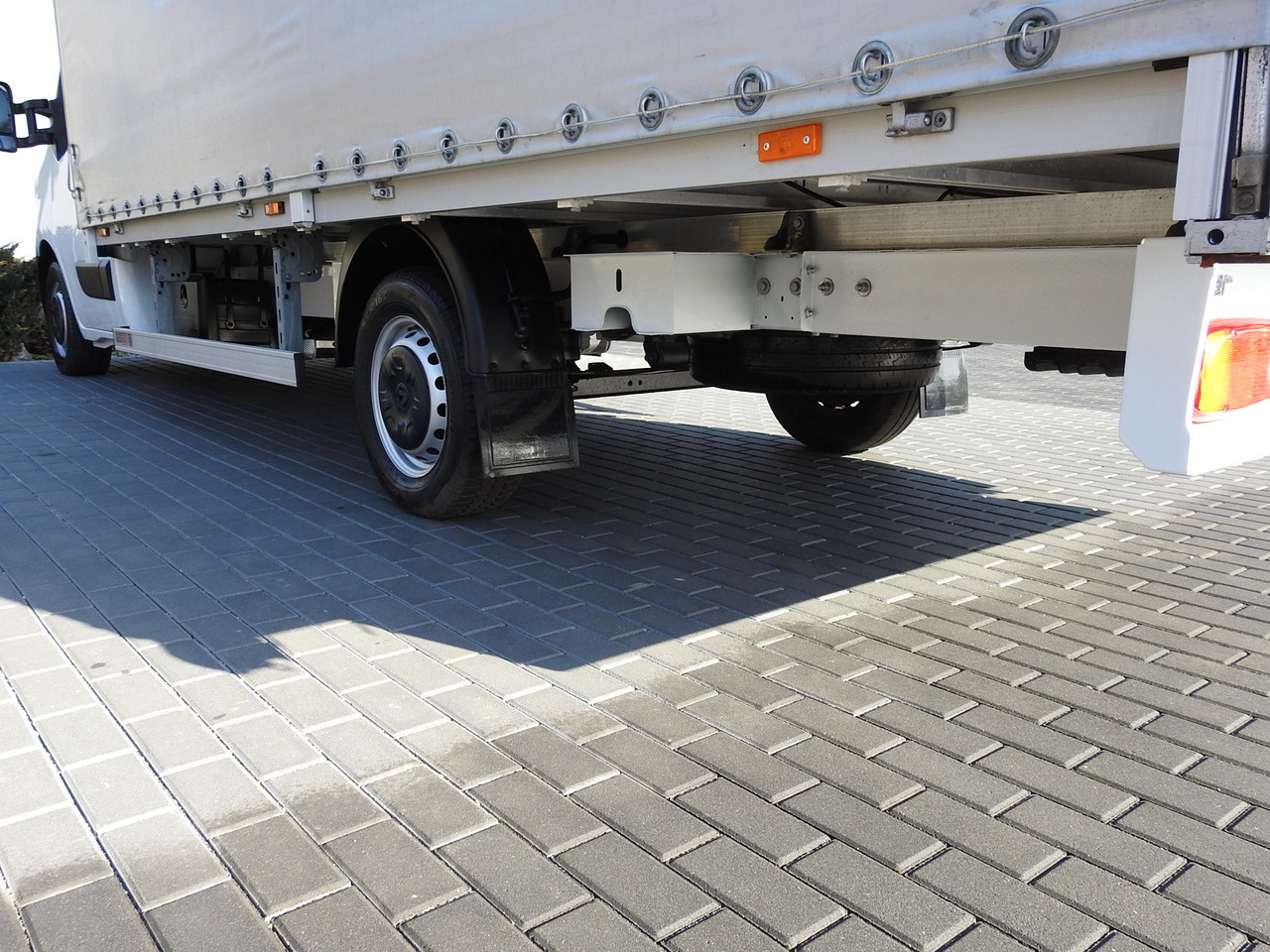 Tentinis mikroautobusas RENAULT MASTER  TARPAULIN 10 PALLETS WEBASTO CRUISE CONTROL LED LIGHTS PNEUMATICS AIR CONDITIONING  165HP: foto 16
