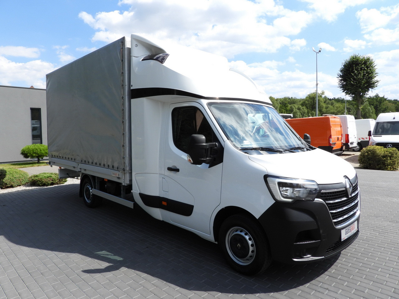 RENAULT MASTER TARPAULIN 8 PALLETS WEBASTO CRUISE CONTROL LED LIGHTS PNEUMATICS AIR CONDITIONING 165HP - Tentinis mikroautobusas: foto 4 RENAULT MASTER TARPAULIN 8 PALLETS WEBASTO CRUISE CONTROL LED LIGHTS PNEUMATICS AIR CONDITIONING 165HP - Tentinis mikroautobusas: foto 4