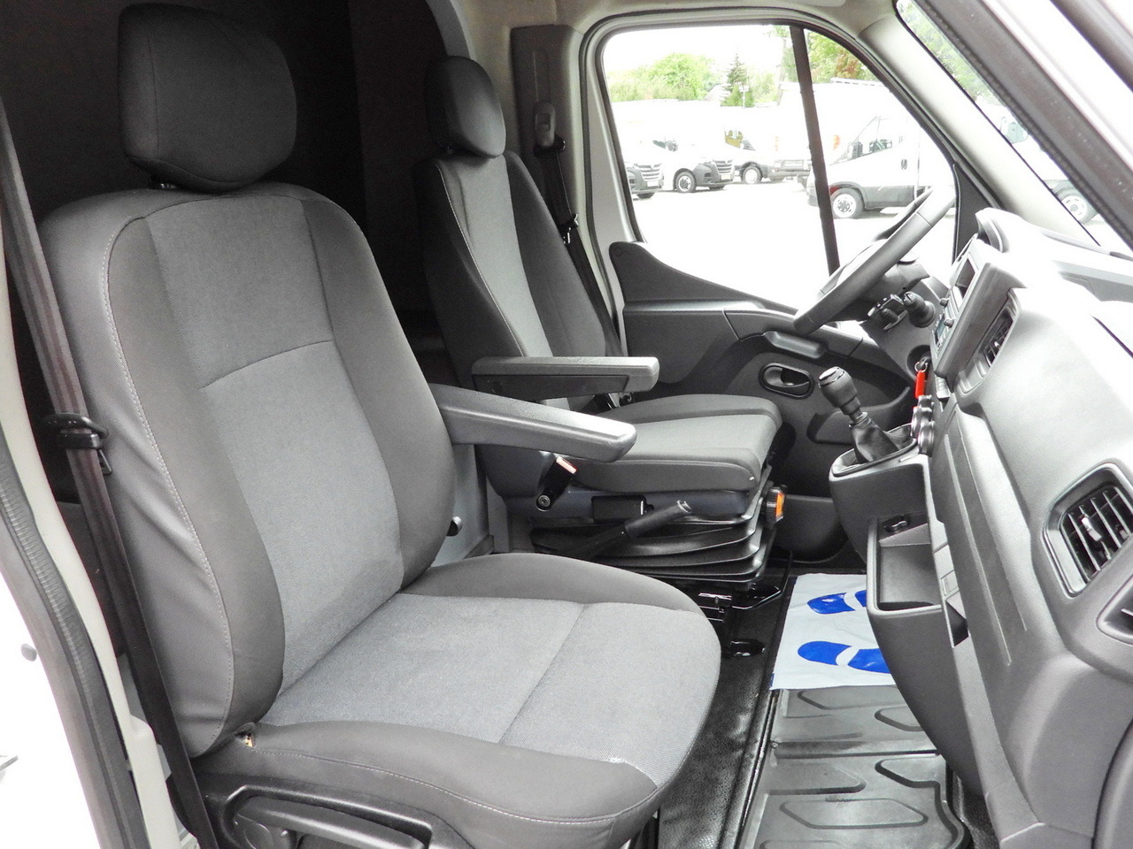 RENAULT MASTER TARPAULIN LIFT 10 PALLETS WEBASTO CRUISE CONTROL LED LIGHTS AIR CONDITIONING  165HP lizingą RENAULT MASTER TARPAULIN LIFT 10 PALLETS WEBASTO CRUISE CONTROL LED LIGHTS AIR CONDITIONING  165HP: foto 47