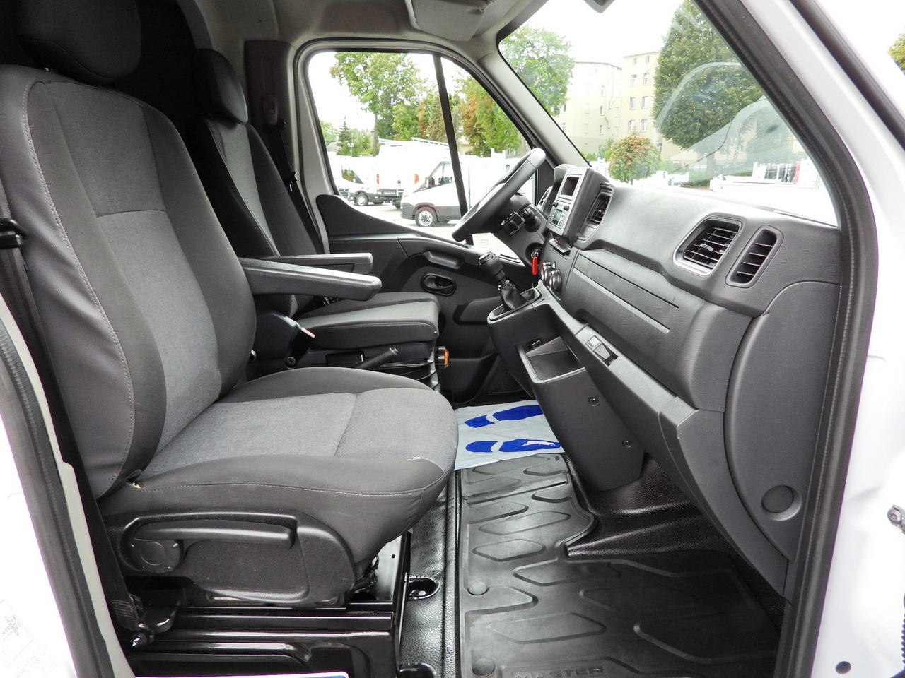 RENAULT MASTER TARPAULIN LIFT 10 PALLETS WEBASTO CRUISE CONTROL LED LIGHTS AIR CONDITIONING  165HP lizingą RENAULT MASTER TARPAULIN LIFT 10 PALLETS WEBASTO CRUISE CONTROL LED LIGHTS AIR CONDITIONING  165HP: foto 46