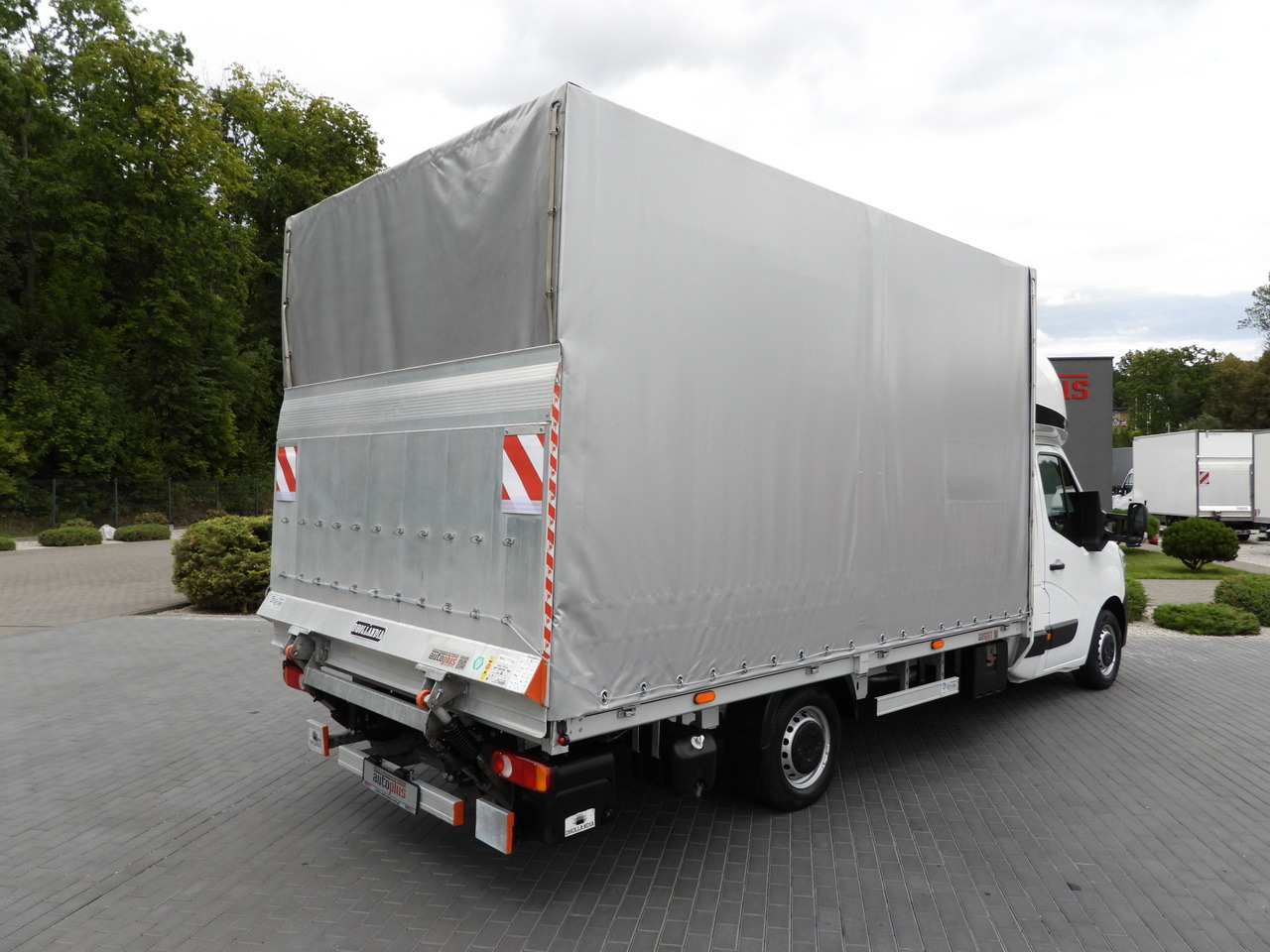 RENAULT MASTER TARPAULIN LIFT 10 PALLETS WEBASTO CRUISE CONTROL LED LIGHTS AIR CONDITIONING 165HP - Tentinis mikroautobusas: foto 3 RENAULT MASTER TARPAULIN LIFT 10 PALLETS WEBASTO CRUISE CONTROL LED LIGHTS AIR CONDITIONING 165HP - Tentinis mikroautobusas: foto 3