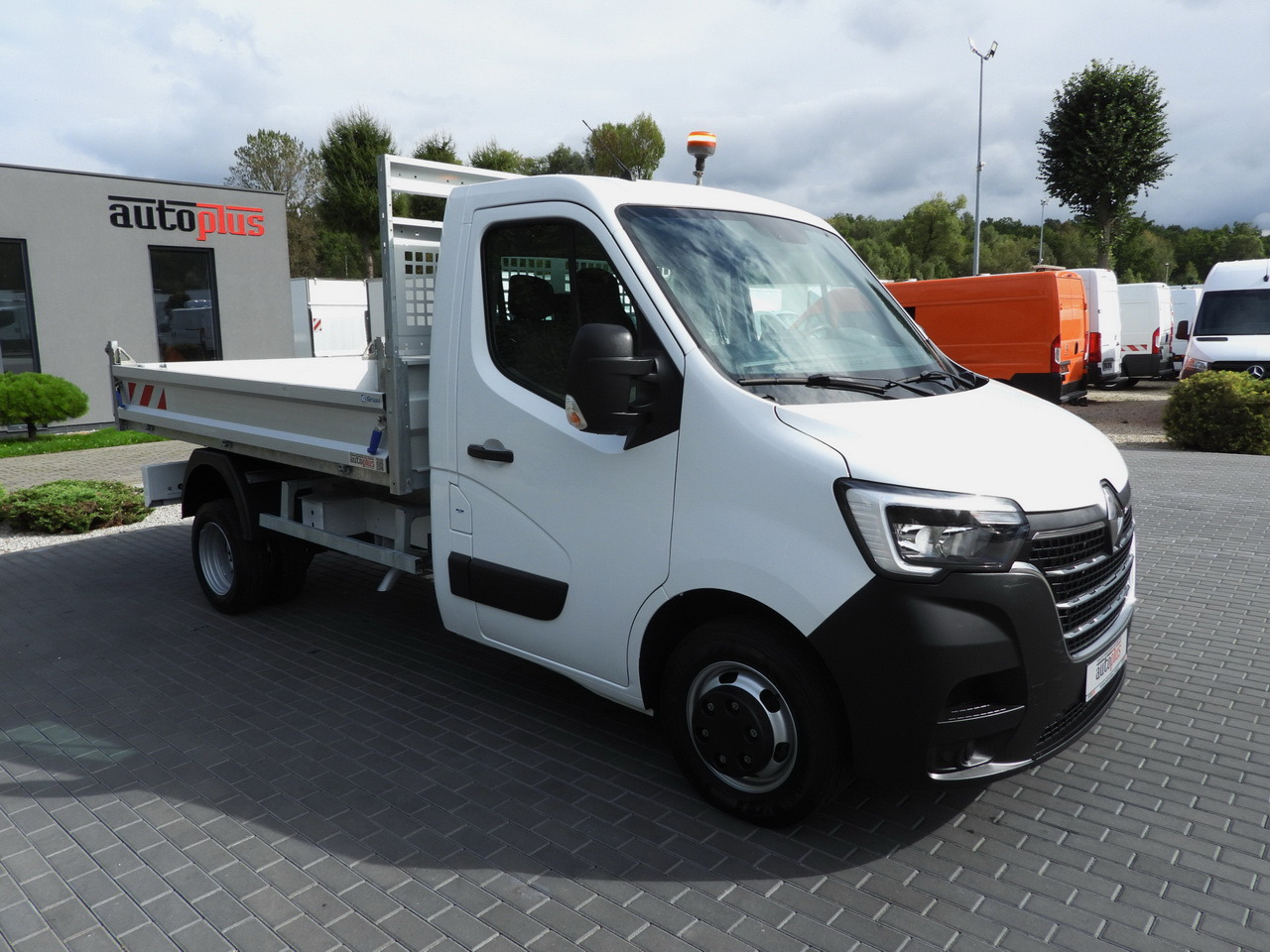 RENAULT MASTER TIPPER CRUISE CONTROL LED LIGHTS TWIN WHEELS AIR CONDITIONING 130HP - Mažas savivartis: foto 5 RENAULT MASTER TIPPER CRUISE CONTROL LED LIGHTS TWIN WHEELS AIR CONDITIONING 130HP - Mažas savivartis: foto 5