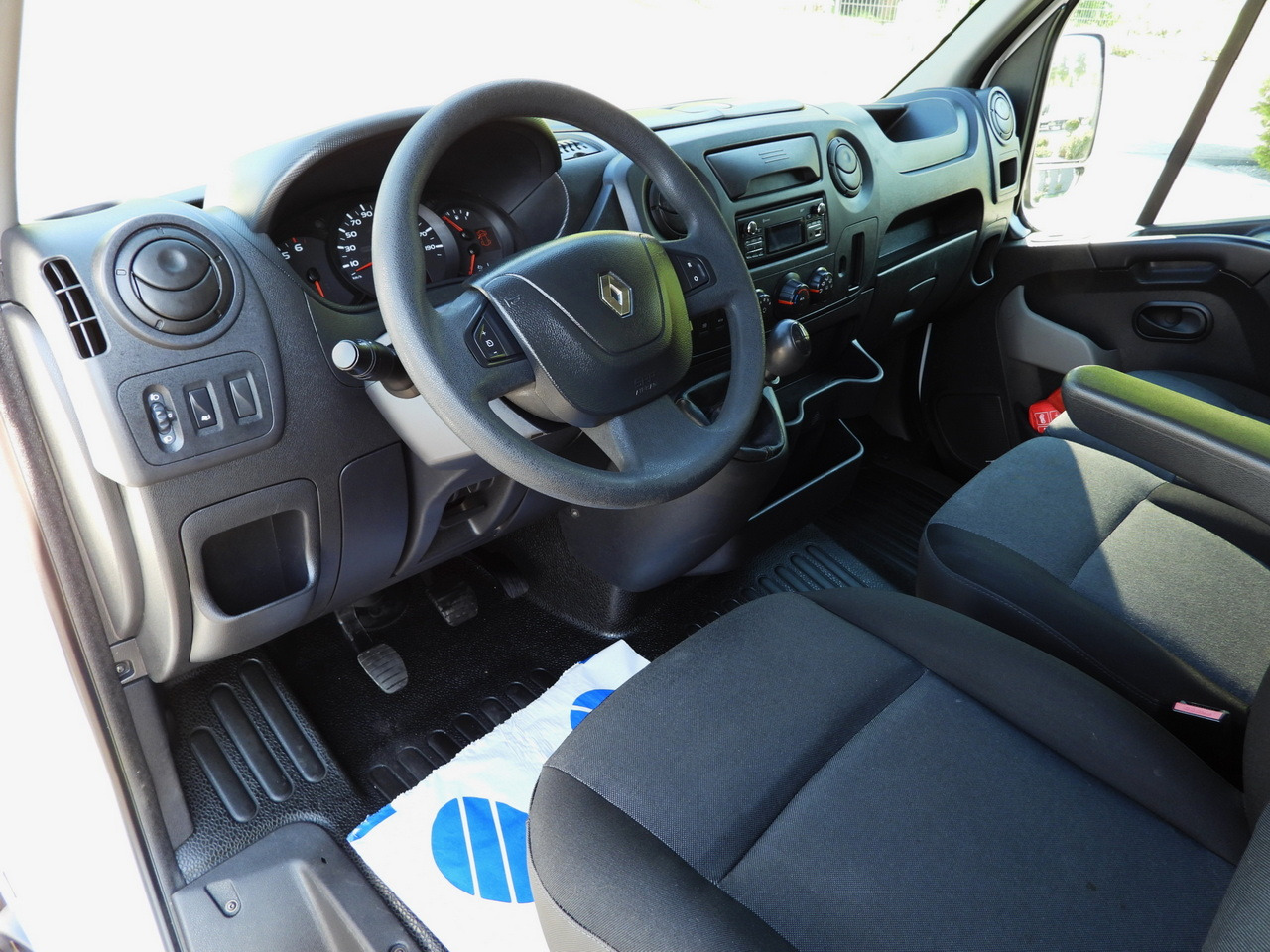 RENAULT MASTER TIPPER CRUISE CONTROL TWIN WHEELS AIR CONDITIONING 145HP - Mažas savivartis: foto 2 RENAULT MASTER TIPPER CRUISE CONTROL TWIN WHEELS AIR CONDITIONING 145HP - Mažas savivartis: foto 2