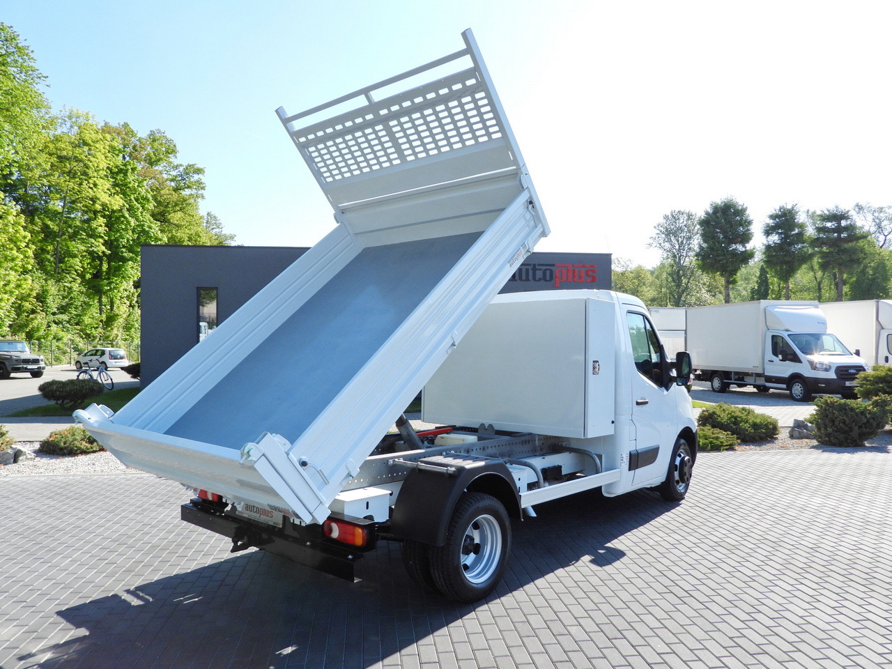 RENAULT MASTER TIPPER CRUISE CONTROL TWIN WHEELS AIR CONDITIONING 145HP - Mažas savivartis: foto 3 RENAULT MASTER TIPPER CRUISE CONTROL TWIN WHEELS AIR CONDITIONING 145HP - Mažas savivartis: foto 3