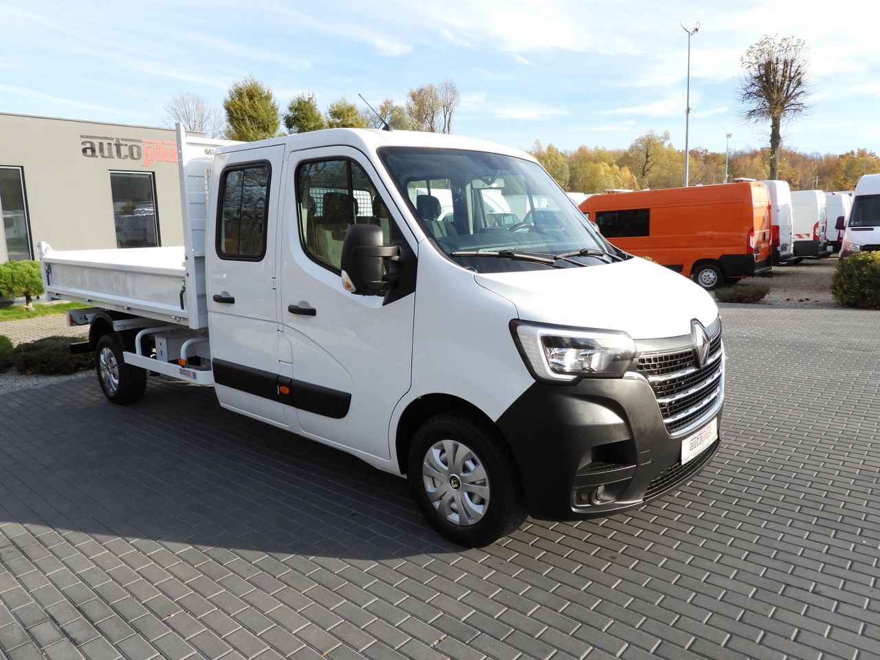 RENAULT MASTER TIPPER DOUBLE CABIN DOKA 6 SEATS CRUISE CONTROL LED LIGHTS AIR CONDITIONING 145HP - Mažas savivartis: foto 4 RENAULT MASTER TIPPER DOUBLE CABIN DOKA 6 SEATS CRUISE CONTROL LED LIGHTS AIR CONDITIONING 145HP - Mažas savivartis: foto 4