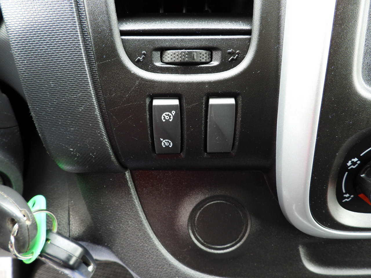 Furgonas šaldytuvas RENAULT TRAFIC  REFRIGERATOR VAN 0*C CRUISE CONTROL LED LIGHTS AIR CONDITIONING  120HP: foto 36