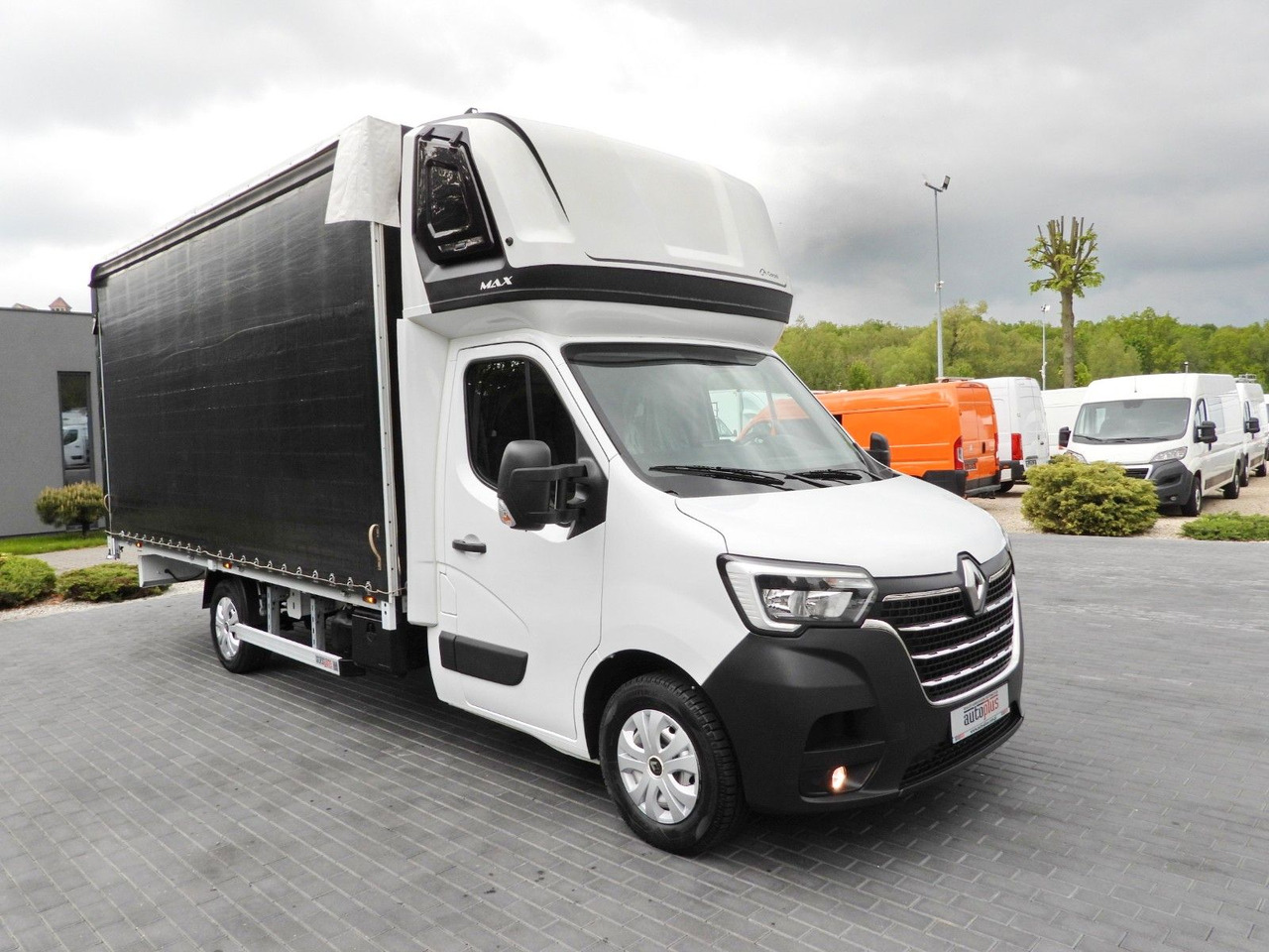 Renault MASTER PLANDEKA 10 PALET WEBASTO TEMPOMAT A/C - Tentinis mikroautobusas: foto 4 Renault MASTER PLANDEKA 10 PALET WEBASTO TEMPOMAT A/C - Tentinis mikroautobusas: foto 4