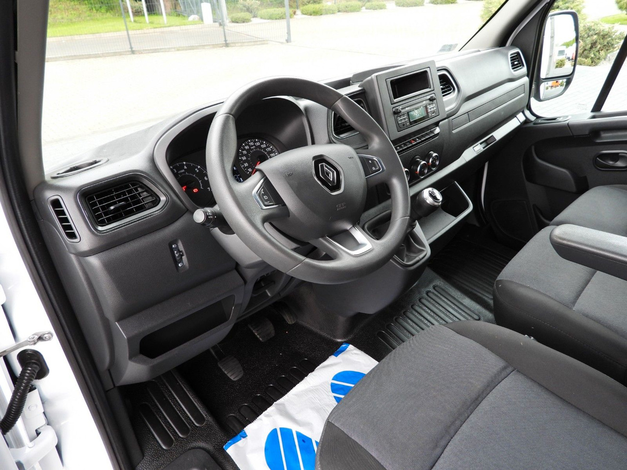 Renault MASTER PRITSCHE PLANE 10 PALETTEN TEMPOMAT A/C - Tentinis mikroautobusas: foto 2 Renault MASTER PRITSCHE PLANE 10 PALETTEN TEMPOMAT A/C - Tentinis mikroautobusas: foto 2