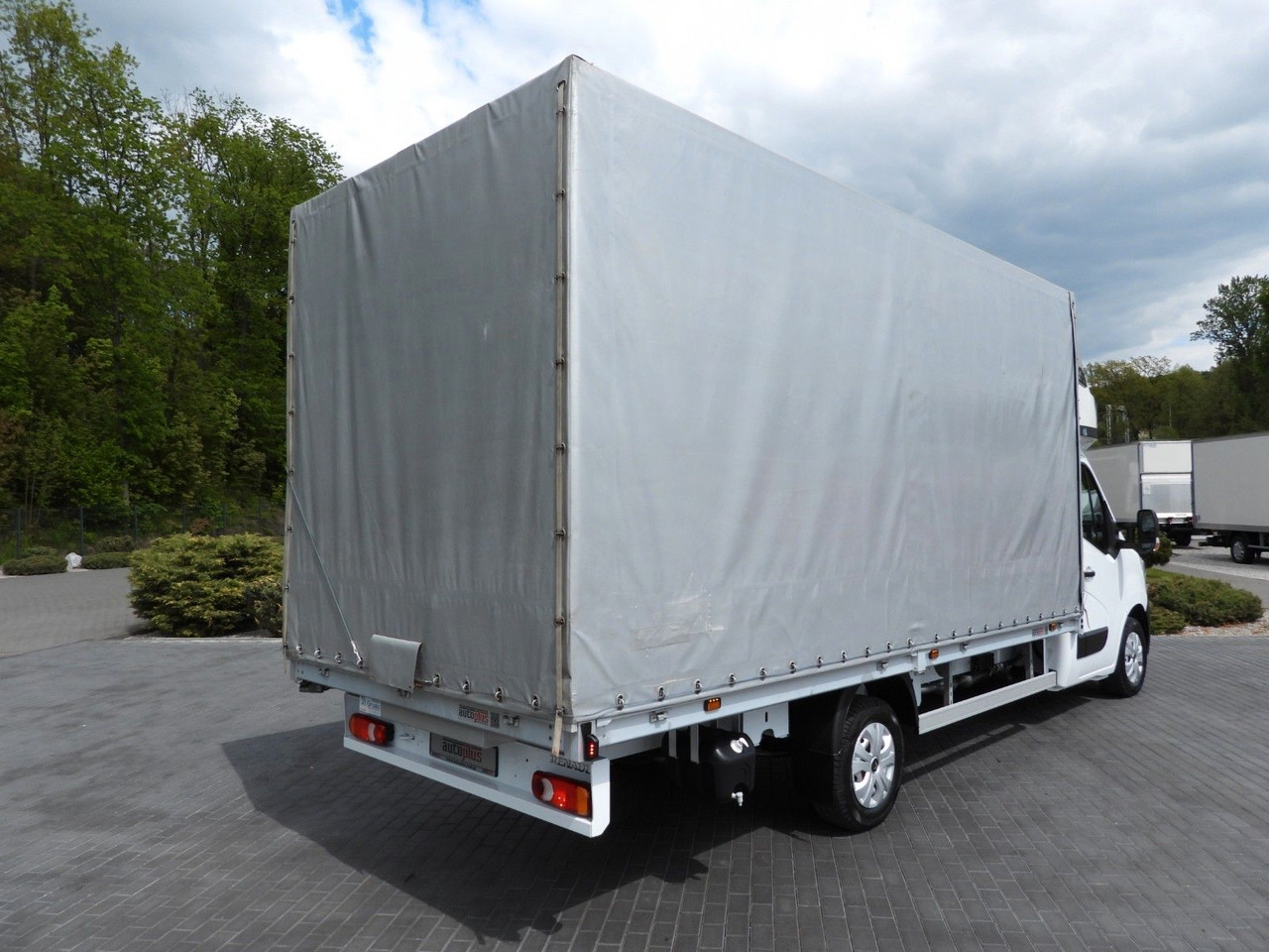 Renault MASTER PRITSCHE PLANE 10 PALETTEN WEBASTO A/C - Tentinis mikroautobusas: foto 3 Renault MASTER PRITSCHE PLANE 10 PALETTEN WEBASTO A/C - Tentinis mikroautobusas: foto 3