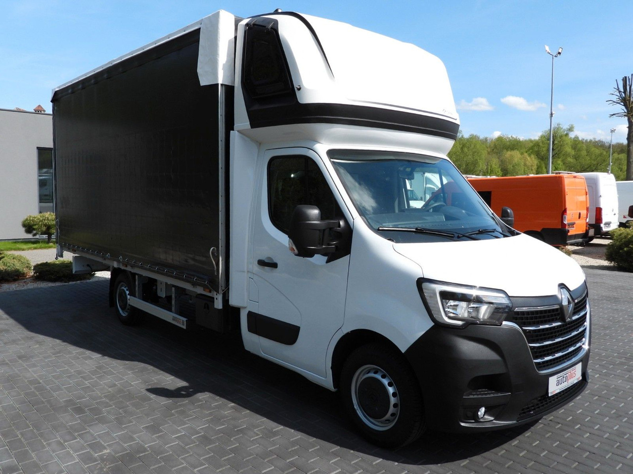 Renault MASTER PRITSCHE PLANE 10 PALETTEN WEBASTO A/C - Tentinis mikroautobusas: foto 4 Renault MASTER PRITSCHE PLANE 10 PALETTEN WEBASTO A/C - Tentinis mikroautobusas: foto 4