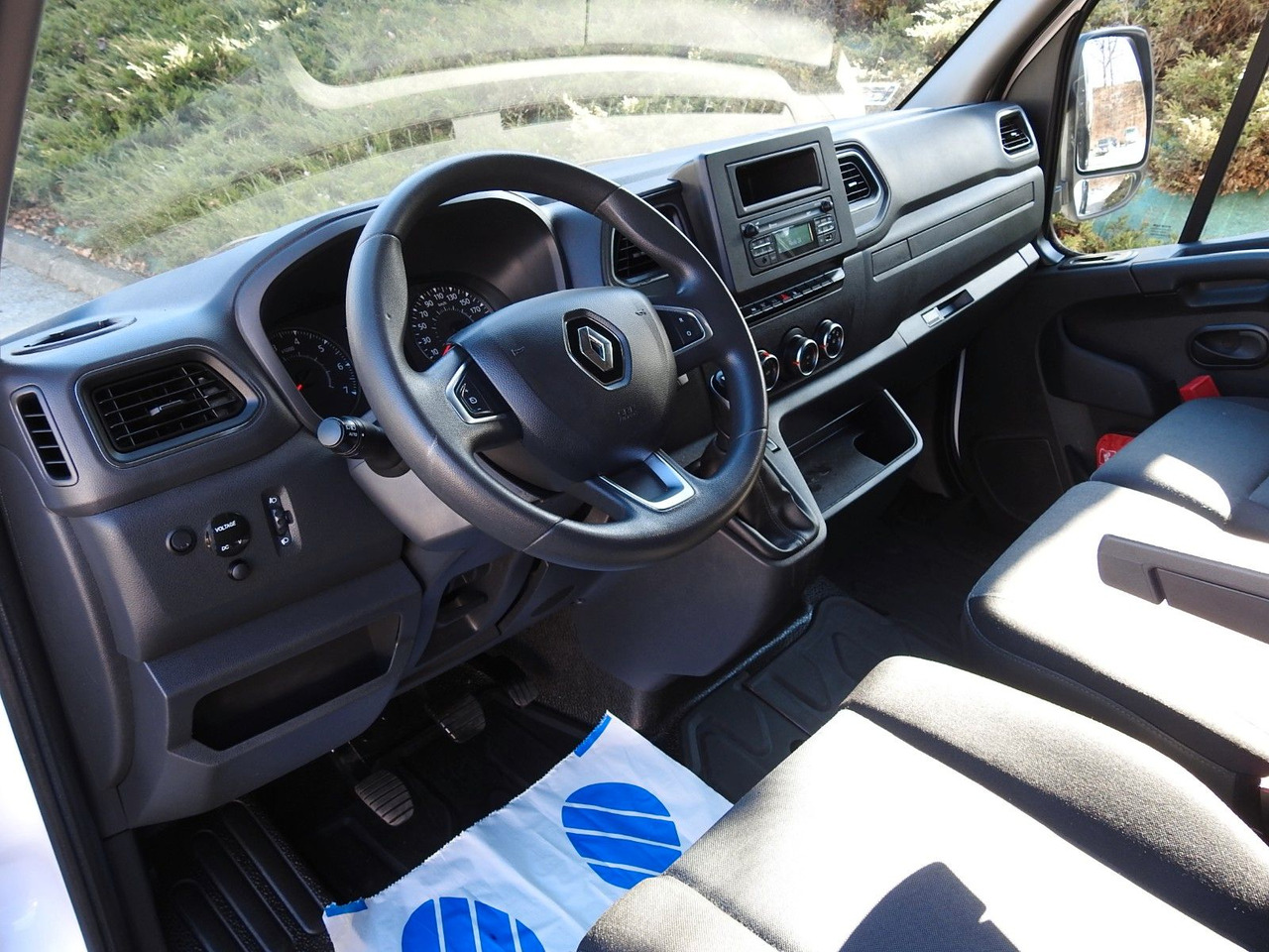 Renault MASTER PRITSCHE PLANE 10 PALETTEN WEBASTO A/C - Tentinis mikroautobusas: foto 2 Renault MASTER PRITSCHE PLANE 10 PALETTEN WEBASTO A/C - Tentinis mikroautobusas: foto 2