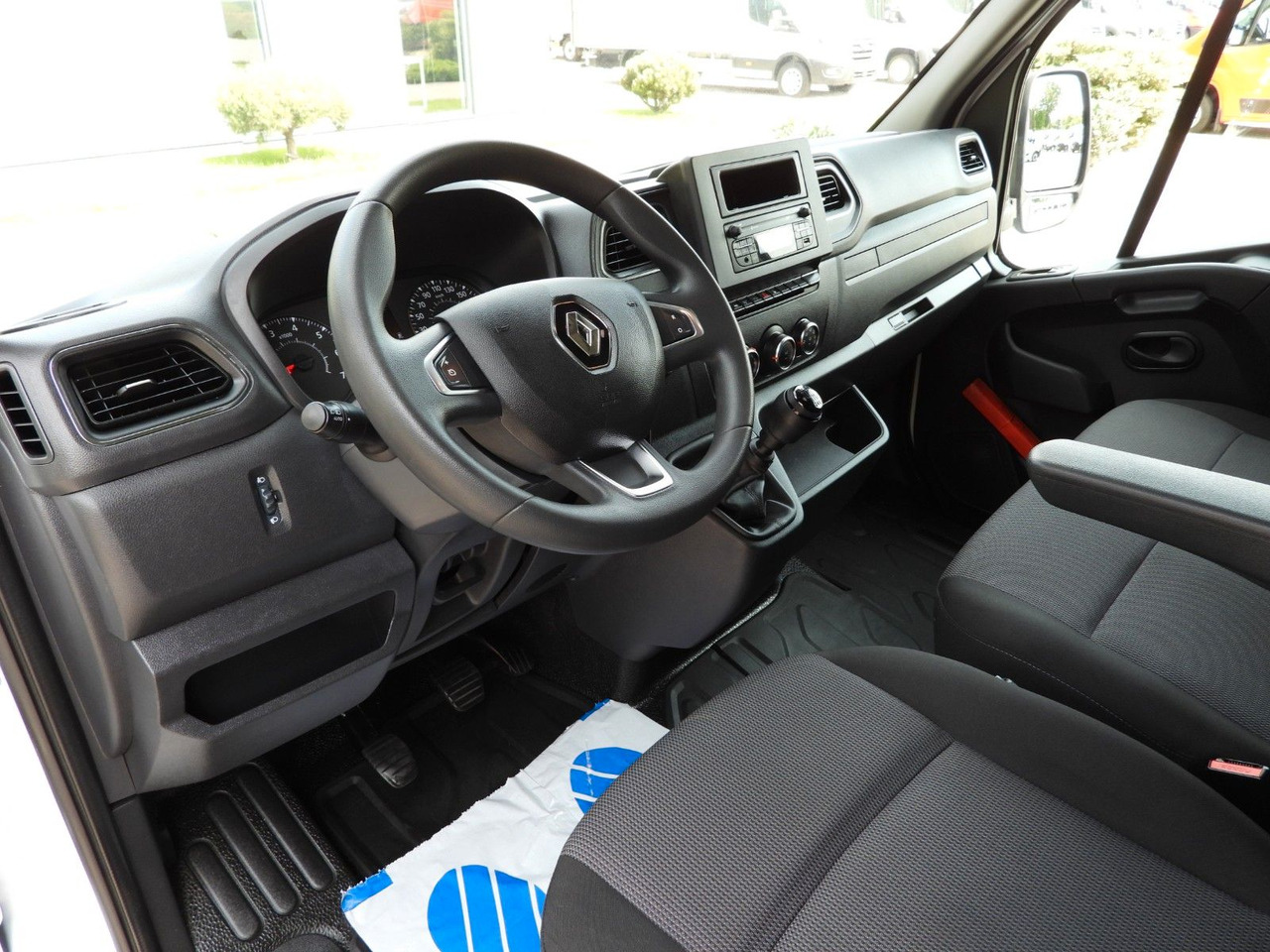 Renault MASTER PRITSCHE PLANE 12 PALETTEN WEBASTO A/C - Tentinis mikroautobusas: foto 2 Renault MASTER PRITSCHE PLANE 12 PALETTEN WEBASTO A/C - Tentinis mikroautobusas: foto 2