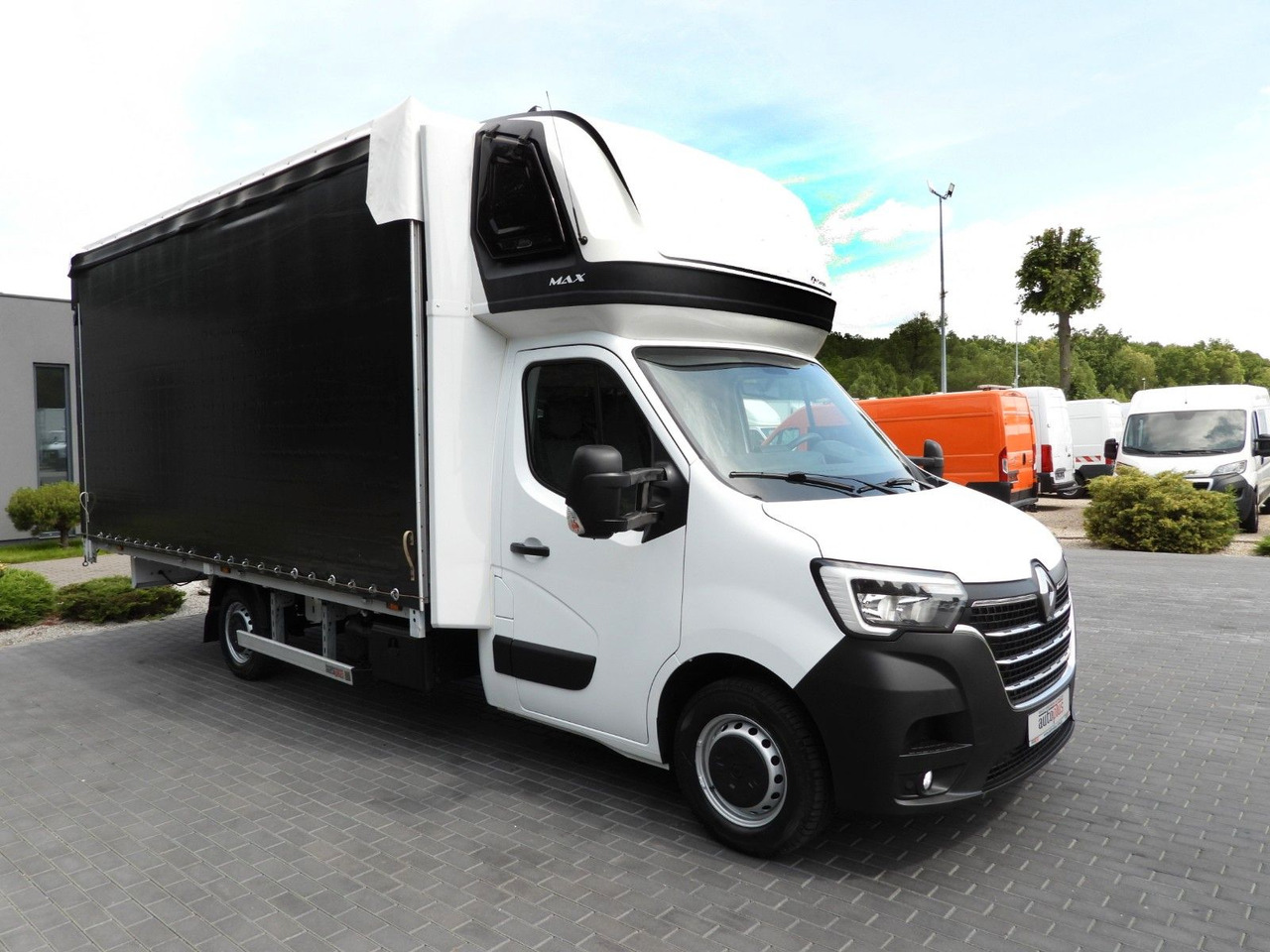Renault MASTER PRITSCHE PLANE 12 PALETTEN WEBASTO A/C - Tentinis mikroautobusas: foto 4 Renault MASTER PRITSCHE PLANE 12 PALETTEN WEBASTO A/C - Tentinis mikroautobusas: foto 4