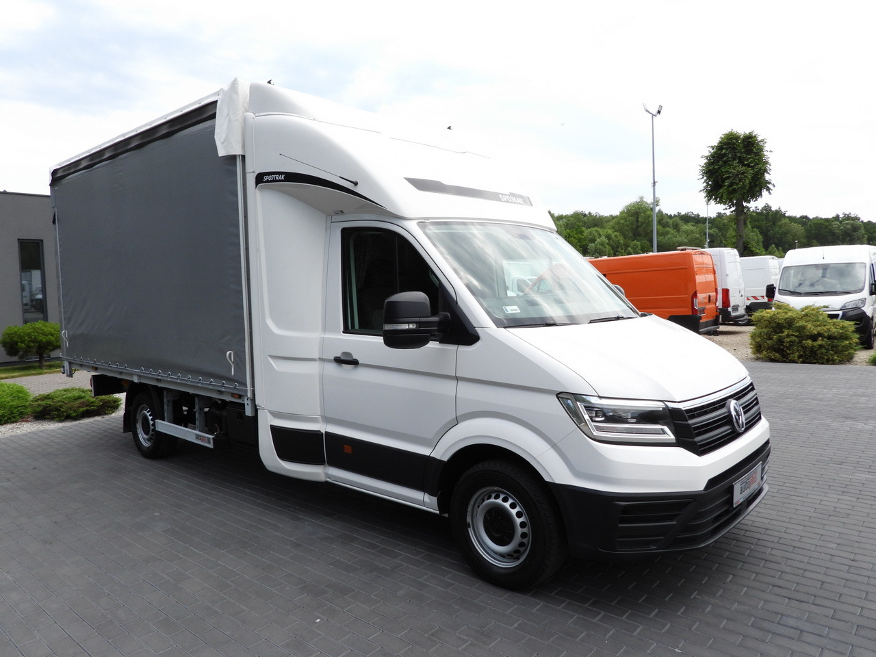 VOLKSWAGEN CRAFTER TARPAULIN 8 PALLETS CRUISE CONTROL LED LIGHTS AIR CONDITIONING 180HP - Tentinis mikroautobusas: foto 4 VOLKSWAGEN CRAFTER TARPAULIN 8 PALLETS CRUISE CONTROL LED LIGHTS AIR CONDITIONING 180HP - Tentinis mikroautobusas: foto 4