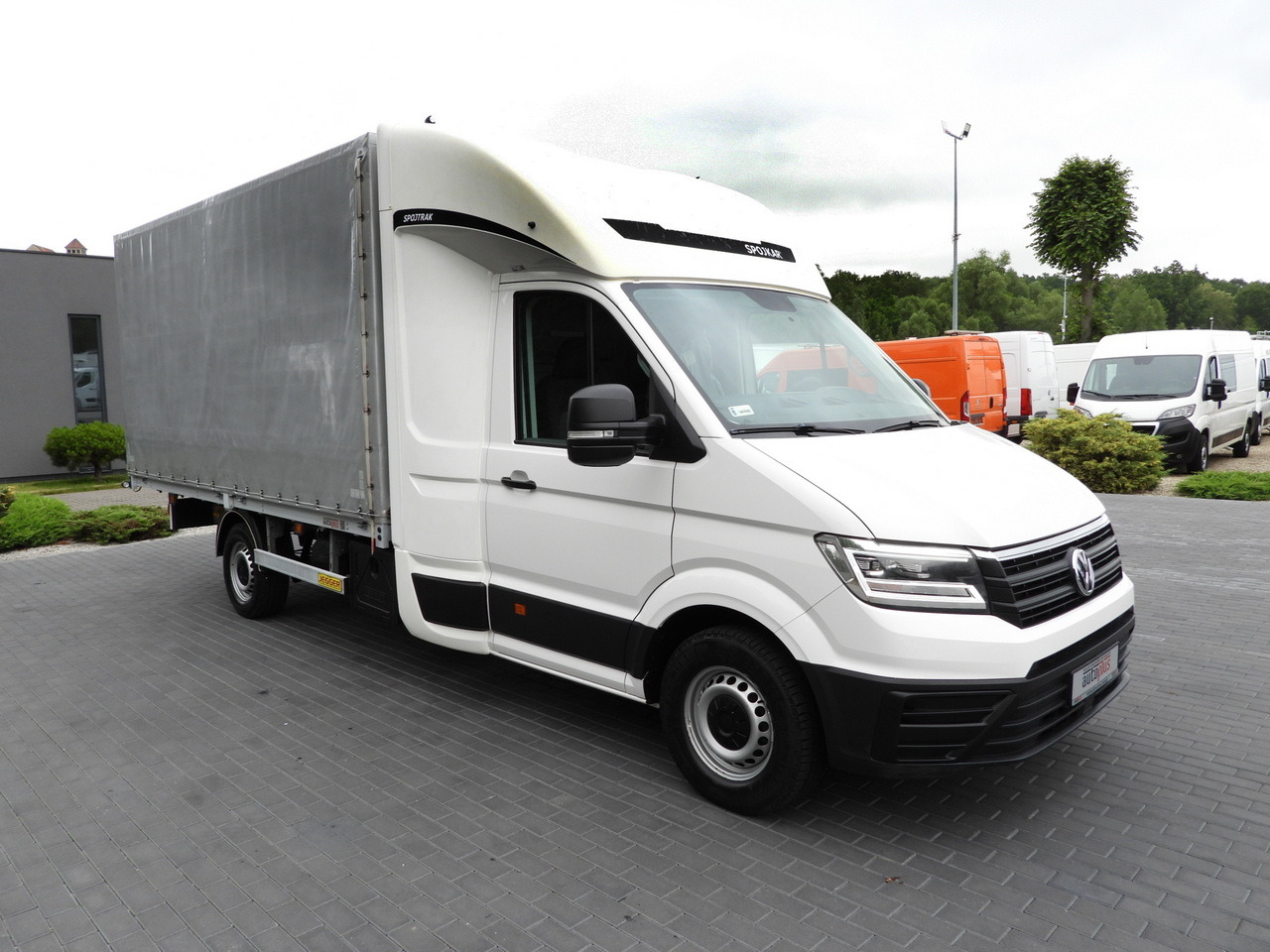 VOLKSWAGEN CRAFTER TARPAULIN 8 PALLETS WEBASTO CRUISE CONTROL LED LIGHTS AIR CONDITIONING 180HP - Tentinis mikroautobusas: foto 4 VOLKSWAGEN CRAFTER TARPAULIN 8 PALLETS WEBASTO CRUISE CONTROL LED LIGHTS AIR CONDITIONING 180HP - Tentinis mikroautobusas: foto 4