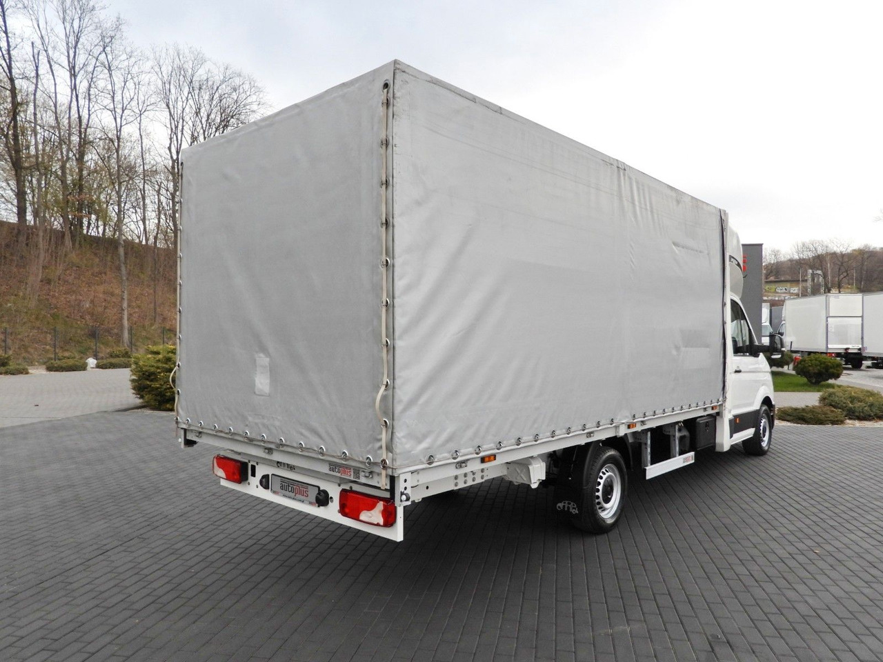 Volkswagen CRAFTER PRITSCHE PLANE 10 PALETTEN WEBASTO - Tentinis mikroautobusas: foto 3 Volkswagen CRAFTER PRITSCHE PLANE 10 PALETTEN WEBASTO - Tentinis mikroautobusas: foto 3