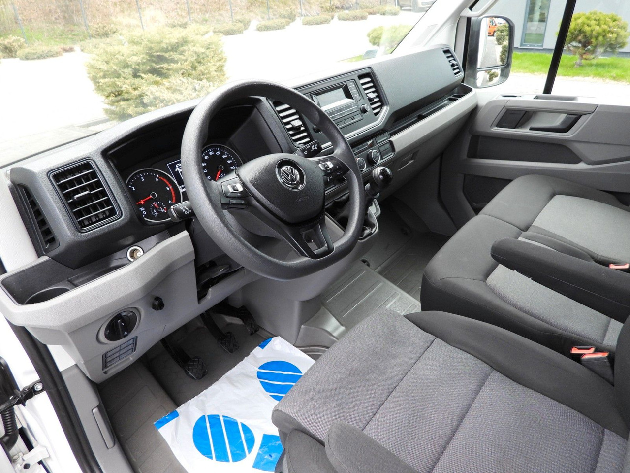 Volkswagen CRAFTER PRITSCHE PLANE 10 PALETTEN WEBASTO - Tentinis mikroautobusas: foto 2 Volkswagen CRAFTER PRITSCHE PLANE 10 PALETTEN WEBASTO - Tentinis mikroautobusas: foto 2