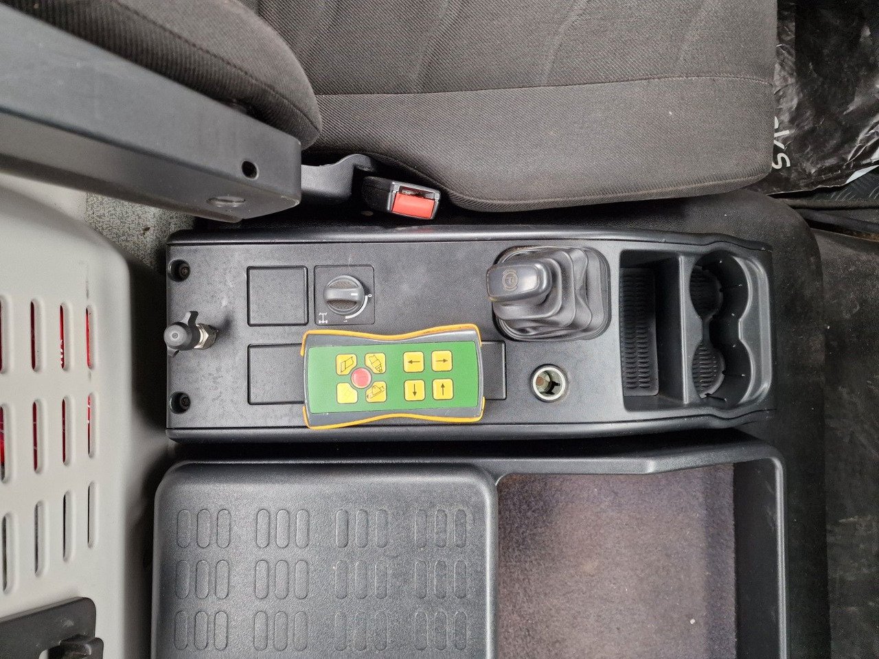 Savivartis sunkvežimis Iveco Eurocargo 140-250: foto 21