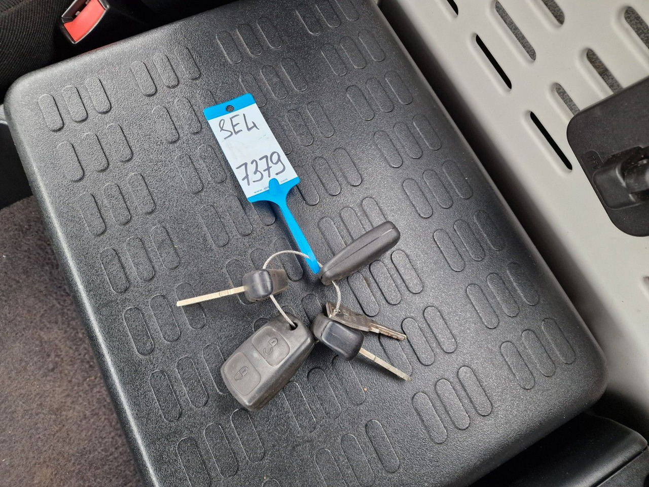 Savivartis sunkvežimis Iveco Eurocargo 140-250: foto 26