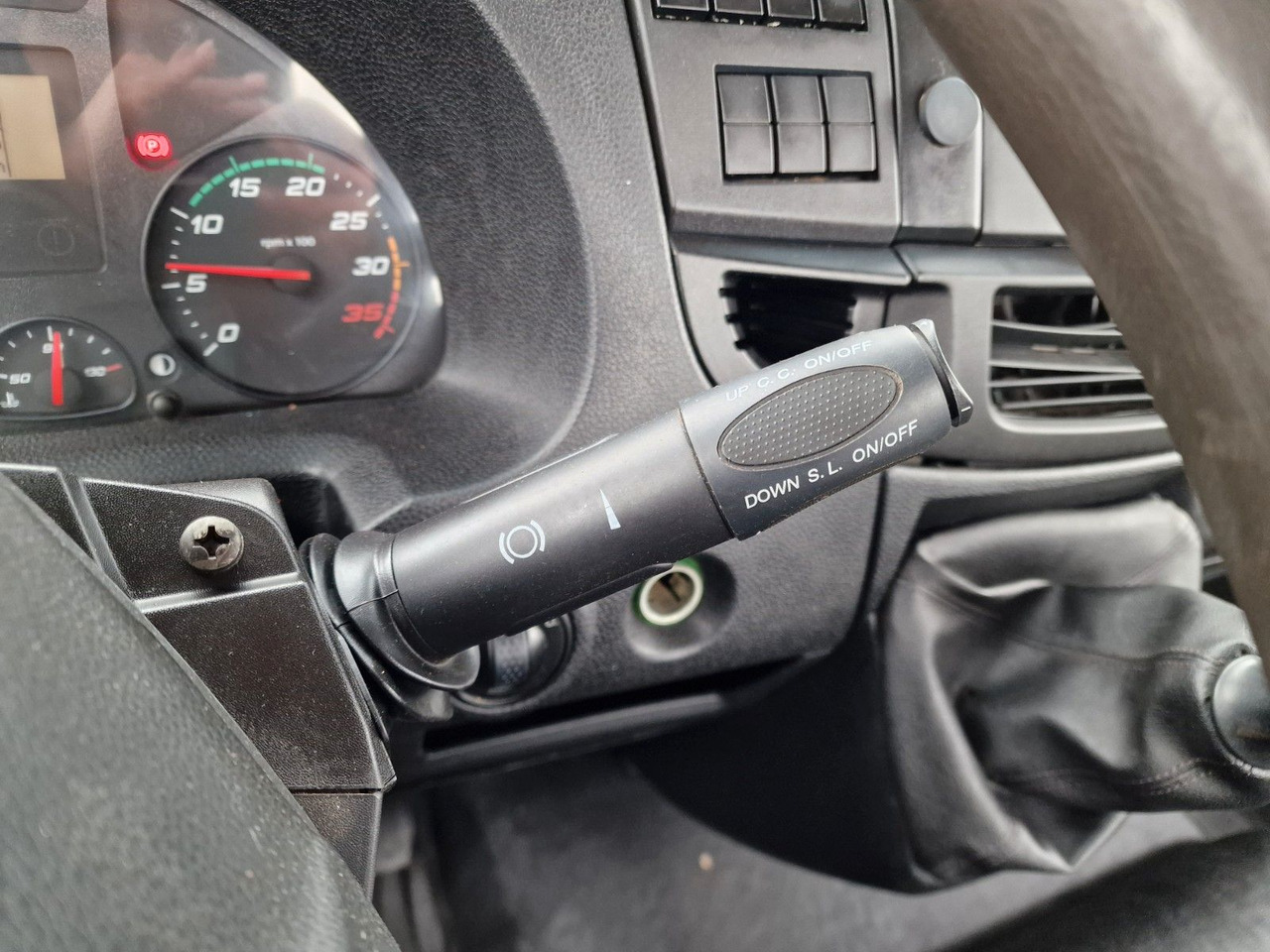 Savivartis sunkvežimis Iveco Eurocargo 140-250: foto 24