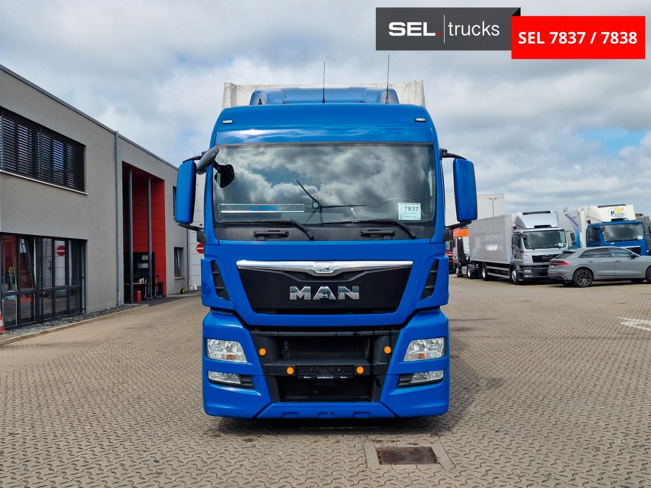 MAN TGX 18.440 4X2 LL-U/ Intarder /Hubdach/Durchlade - Tentinis sunkvežimis: foto 2 MAN TGX 18.440 4X2 LL-U/ Intarder /Hubdach/Durchlade - Tentinis sunkvežimis: foto 2
