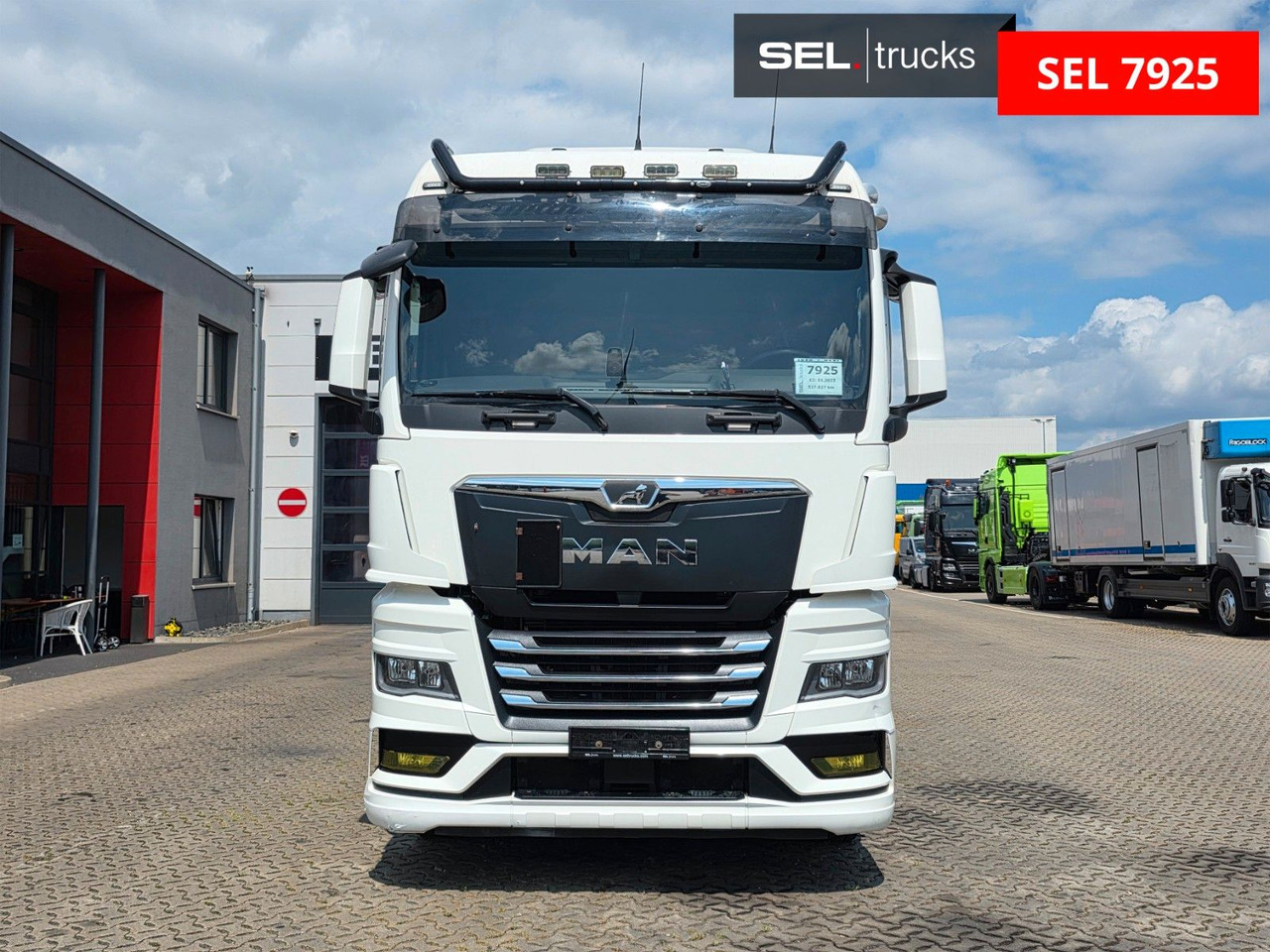 MAN TGX 26.510 6x2-2 LL CH / ZF Intarder / Liftachse - Konteineris-vežimus/ Sukeisti kūną sunkvežimis: foto 2 MAN TGX 26.510 6x2-2 LL CH / ZF Intarder / Liftachse - Konteineris-vežimus/ Sukeisti kūną sunkvežimis: foto 2