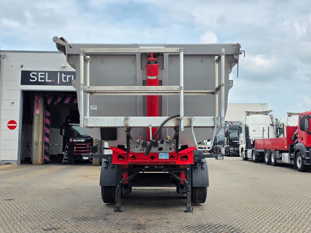 Meiller KISA3 / Alu-Felgen / Liftachse - Savivartis puspriekabė: foto 3 Meiller KISA3 / Alu-Felgen / Liftachse - Savivartis puspriekabė: foto 3