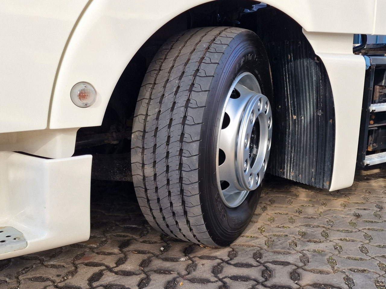 Vilkikas MAN TGX 18.460 4X2 LLS-U / Retarder / 2 Tanks: foto 27