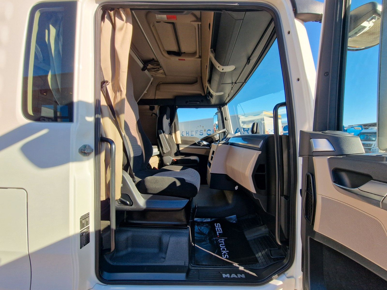 Vilkikas MAN TGX 18.460 4X2 LLS-U / Retarder / 2 Tanks: foto 18