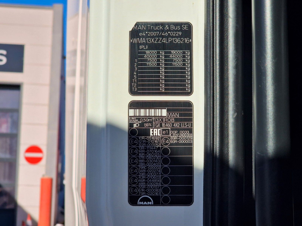 Vilkikas MAN TGX 18.460 4X2 LLS-U / Retarder / 2 Tanks: foto 15