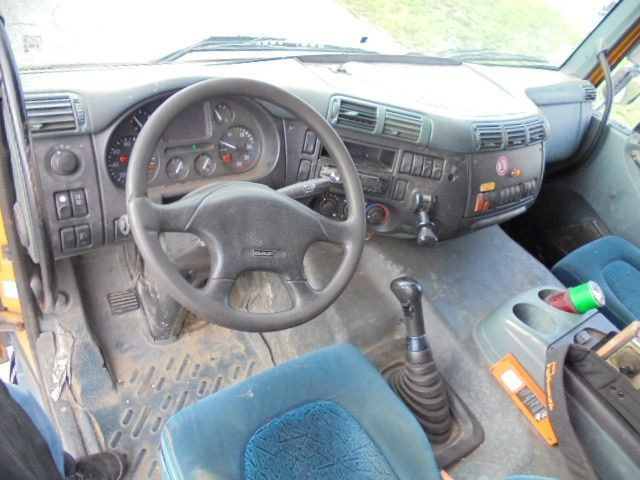 Sunkvežimis - kabelių sistema, Sunkvežimis su kranu DAF 85.360 8X4: foto 16