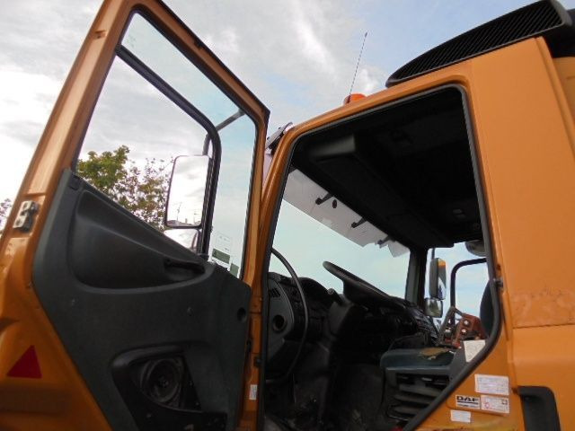Sunkvežimis - kabelių sistema, Sunkvežimis su kranu DAF 85.360 8X4: foto 15