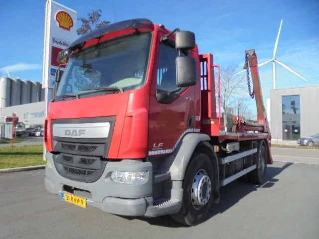 DAF LF LF 320 - Nuožulnaus pakėlimo ant platformos sunkvežimis: foto 1 DAF LF LF 320 - Nuožulnaus pakėlimo ant platformos sunkvežimis: foto 1