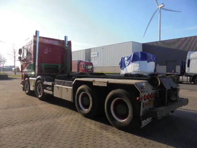 DAF XF 105 410 FAD 8X4 STEEL SUSPENSION - Hook-lift sunkvežimis: foto 5 DAF XF 105 410 FAD 8X4 STEEL SUSPENSION - Hook-lift sunkvežimis: foto 5