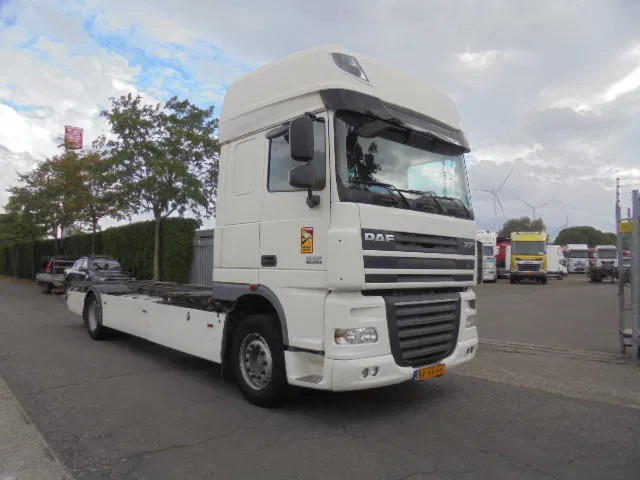 DAF XF 105 410 NL truck - Konteineris-vežimus/ Sukeisti kūną sunkvežimis: foto 3 DAF XF 105 410 NL truck - Konteineris-vežimus/ Sukeisti kūną sunkvežimis: foto 3