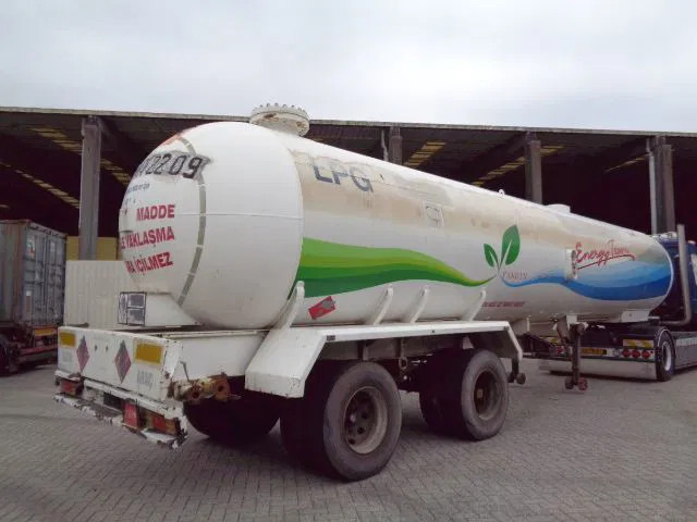 Diversen ISISAN 45M3 LPG-BUTANE - Puspriekabė cisterna: foto 3 Diversen ISISAN 45M3 LPG-BUTANE - Puspriekabė cisterna: foto 3