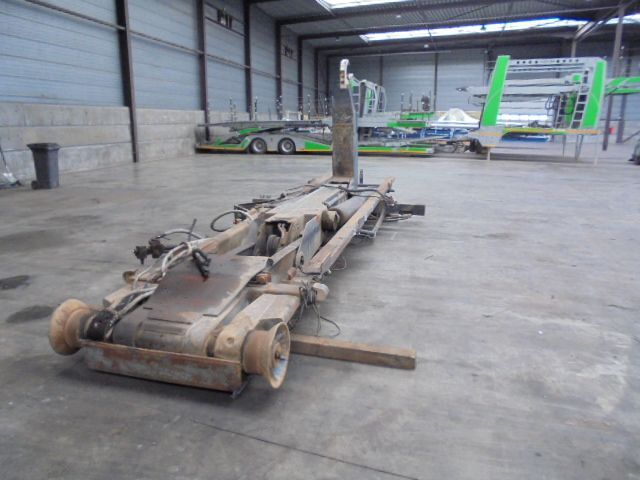 Diversen MILTRA MB 20 PCA - Hook-lift sunkvežimis: foto 3 Diversen MILTRA MB 20 PCA - Hook-lift sunkvežimis: foto 3