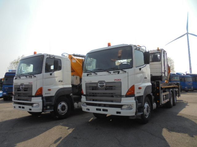 Hino 700 6X4 2IN STOCK - Autobokštelio: foto 3 Hino 700 6X4 2IN STOCK - Autobokštelio: foto 3