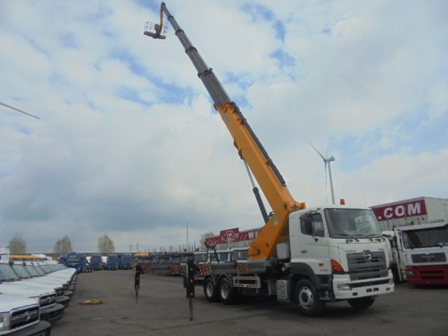Hino 700 6X4 - Autobokštelio: foto 3 Hino 700 6X4 - Autobokštelio: foto 3