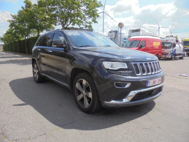 Jeep Grand Cherokee 4X4 SUMMIT EDITION 3.0 LTR V6 - Visureigis: foto 3 Jeep Grand Cherokee 4X4 SUMMIT EDITION 3.0 LTR V6 - Visureigis: foto 3