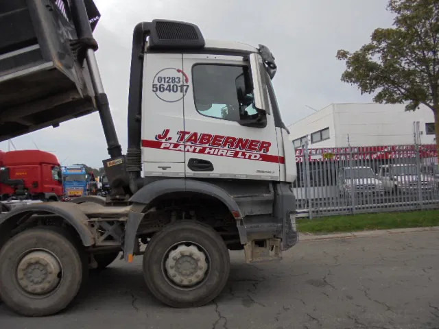 Mercedes-Benz Arocs 3240 K 8X4 - Savivartis sunkvežimis: foto 4 Mercedes-Benz Arocs 3240 K 8X4 - Savivartis sunkvežimis: foto 4
