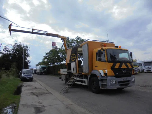 Mercedes-Benz Axor 1828 - Sunkvežimis su kranu: foto 3 Mercedes-Benz Axor 1828 - Sunkvežimis su kranu: foto 3