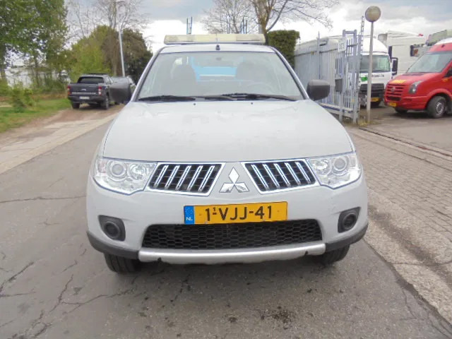 Mitsubishi L200 4X4 PICK-UP - Pikapas: foto 2 Mitsubishi L200 4X4 PICK-UP - Pikapas: foto 2