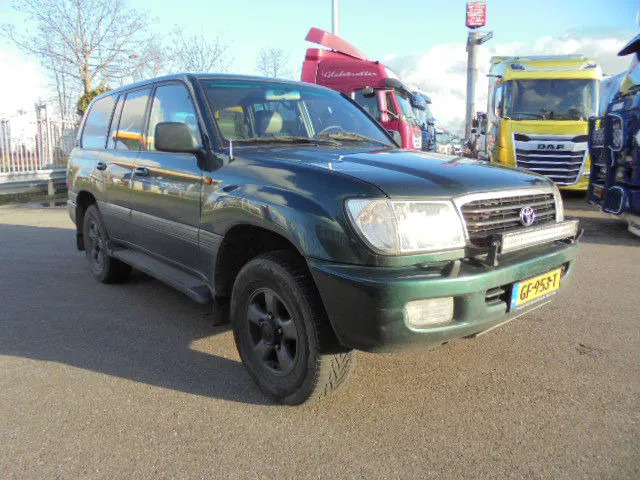 Toyota Land Cruiser - Lengvasis automobilis: foto 3 Toyota Land Cruiser - Lengvasis automobilis: foto 3