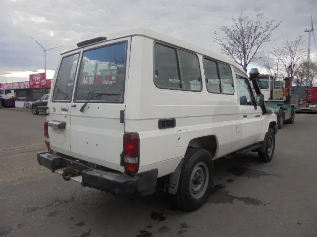 Toyota Land Cruiser HZJ78L 4WD EXPORT OUT EU ONLY - Lengvasis automobilis: foto 5 Toyota Land Cruiser HZJ78L 4WD EXPORT OUT EU ONLY - Lengvasis automobilis: foto 5