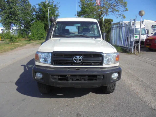 Toyota Land Cruiser HZJ78L 4X4 EXPORT OUTSIDE EU ONLY - Lengvasis automobilis: foto 2 Toyota Land Cruiser HZJ78L 4X4 EXPORT OUTSIDE EU ONLY - Lengvasis automobilis: foto 2