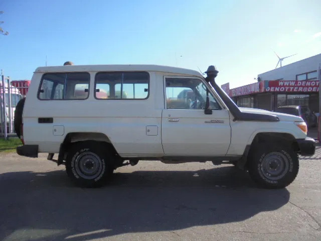 Toyota Land Cruiser HZJ78L 4X4 EXPORT OUTSIDE EU ONLY - Lengvasis automobilis: foto 4 Toyota Land Cruiser HZJ78L 4X4 EXPORT OUTSIDE EU ONLY - Lengvasis automobilis: foto 4