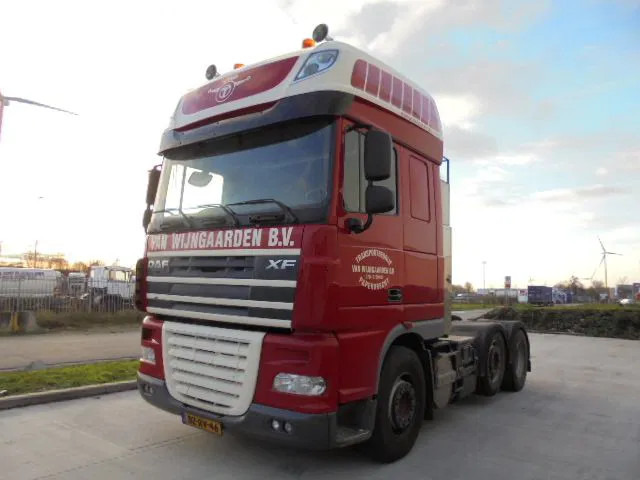 DAF XF 105 SUPER-SPACE 460 6X2 - Vilkikas: foto 1 DAF XF 105 SUPER-SPACE 460 6X2 - Vilkikas: foto 1