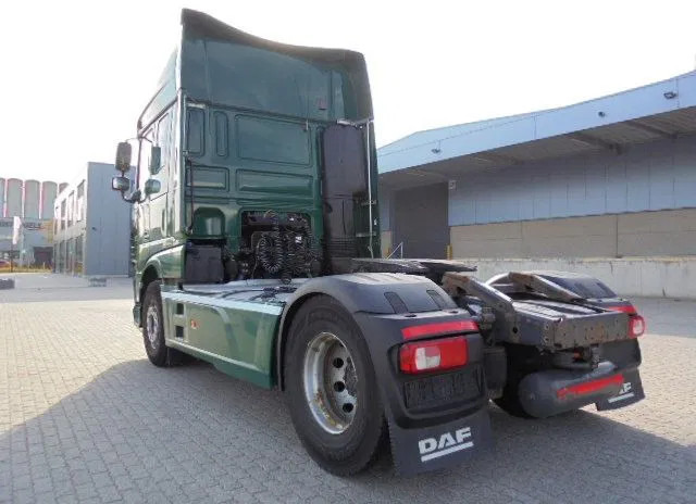 DAF XF 106.460 SUPER SPACE CAB - Vilkikas: foto 5 DAF XF 106.460 SUPER SPACE CAB - Vilkikas: foto 5