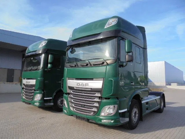 DAF XF 106.460 SUPER SPACE CAB - Vilkikas: foto 1 DAF XF 106.460 SUPER SPACE CAB - Vilkikas: foto 1